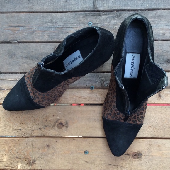 Newport News leopard print/black booties - Picture 5 of 6